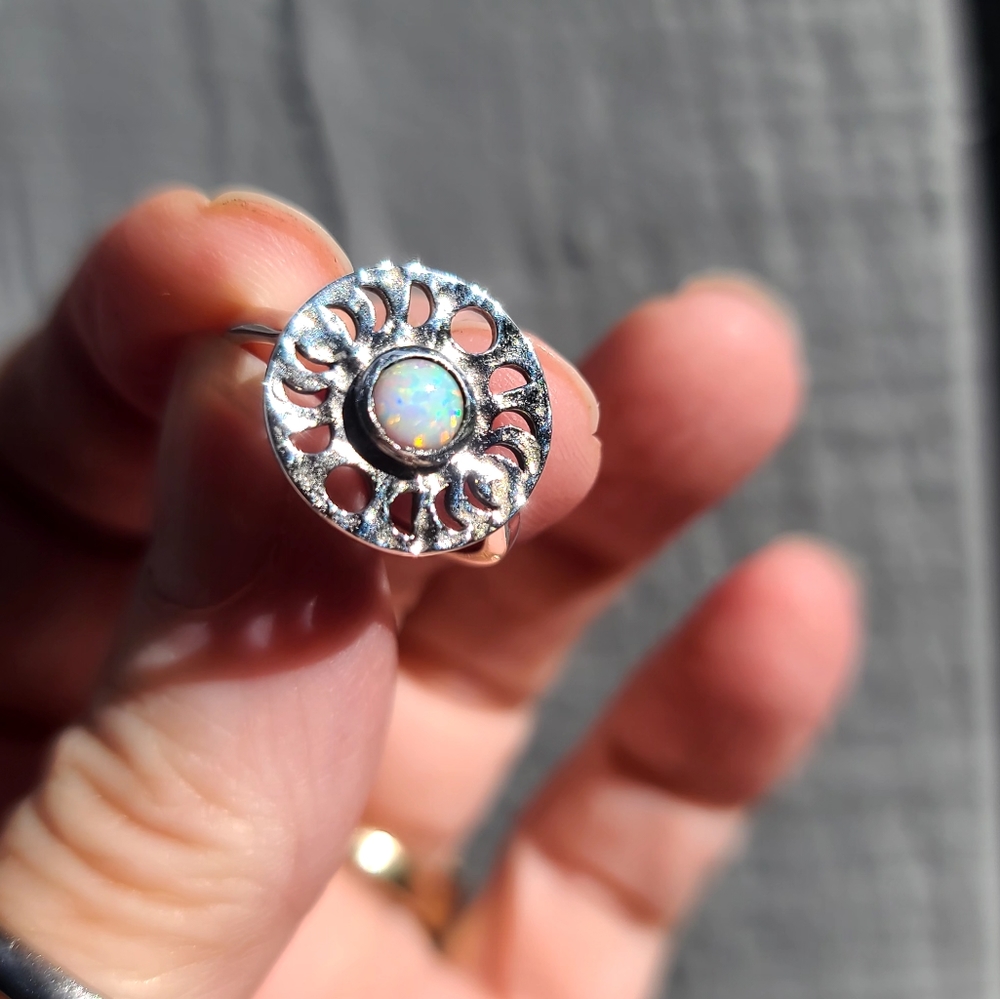 Opal 🌙 🌚 🌔 🌕 🌖 🌛 Moonphase Sterling ring sz6.5 - Picture 2 of 6